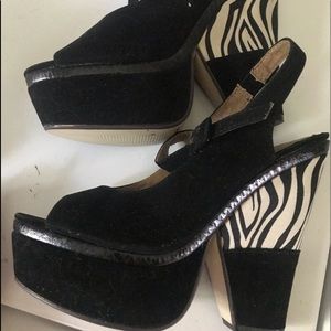High heel sandals !!